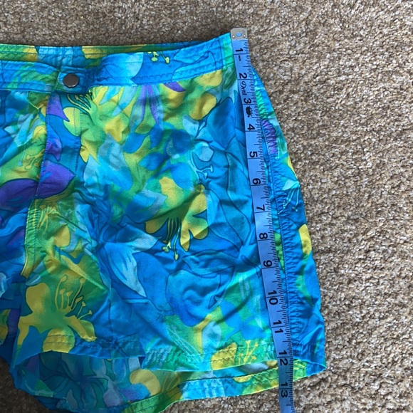 Catalina Women’s Shorts size M (8-10) - Picture 8 of 9